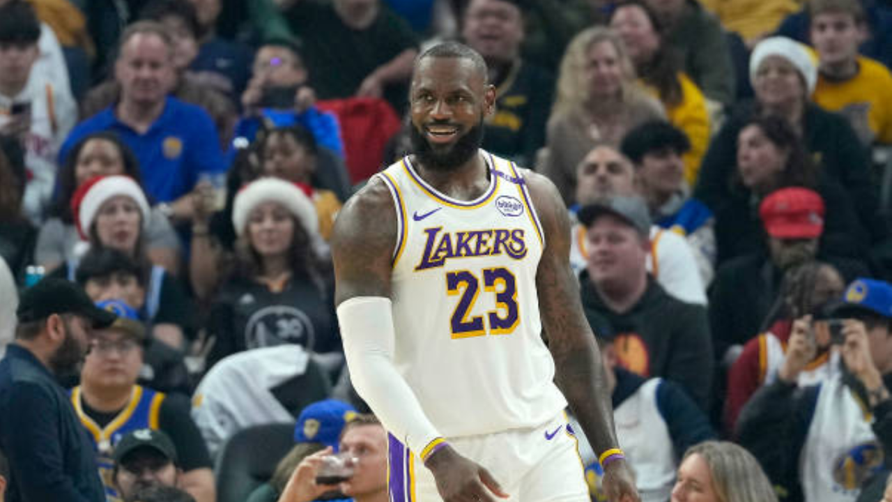 LeBron James escapes lawsuit after Los Angeles Lakers fan claims he was  'duped' by fake retirement tease | NBA News - The Times of India