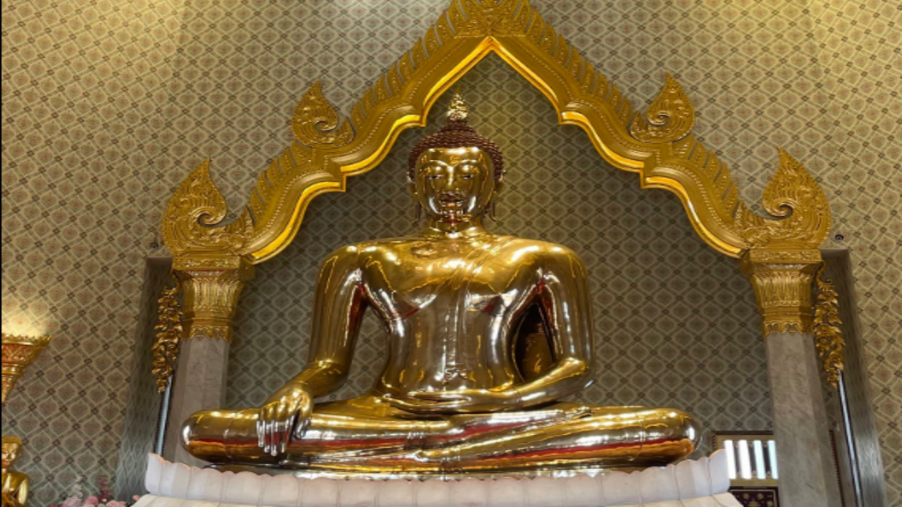 Golden Buddha: World's largest solid gold statue that remained hidden in  clay for centuries - The Times of India