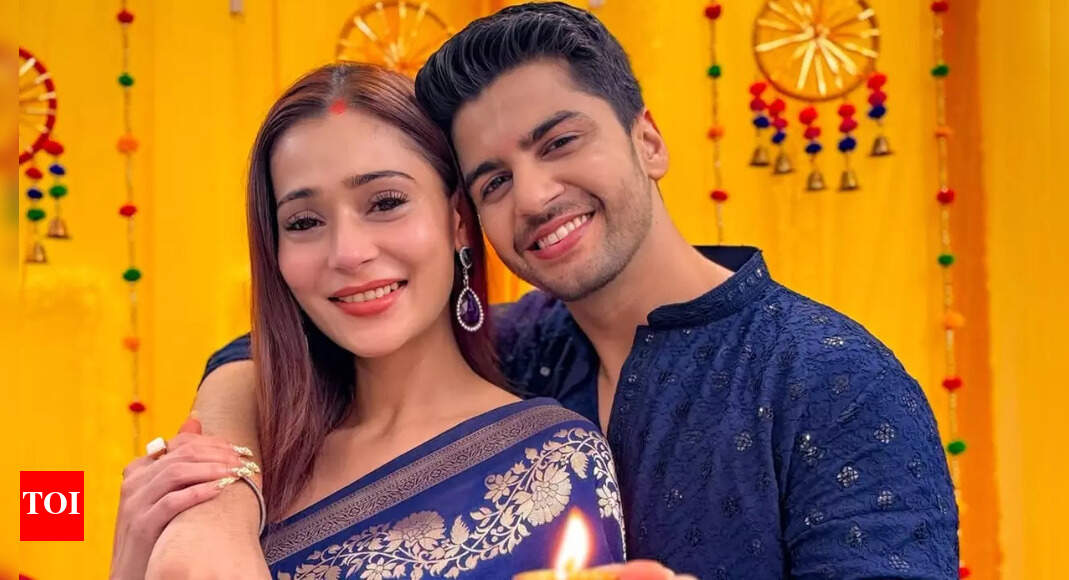 Newlyweds Sara Khan and Krish Pathak celebrate their first Diwali; see pics