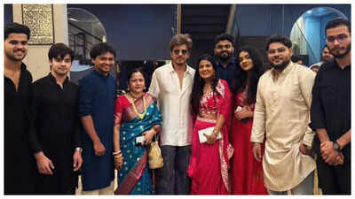 'Biggest green flag': Fans react to Shah Rukh Khan celebrating Diwali with Gauri Khan's team