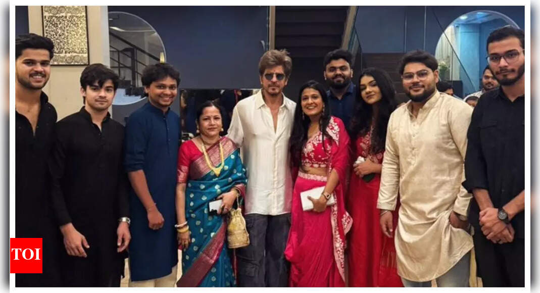 'Biggest green flag': Fans react to Shah Rukh Khan celebrating Diwali with Gauri Khan's team