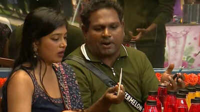  VJ Parvathy and Diwakar turn judges for the ‘BB Juice Task’