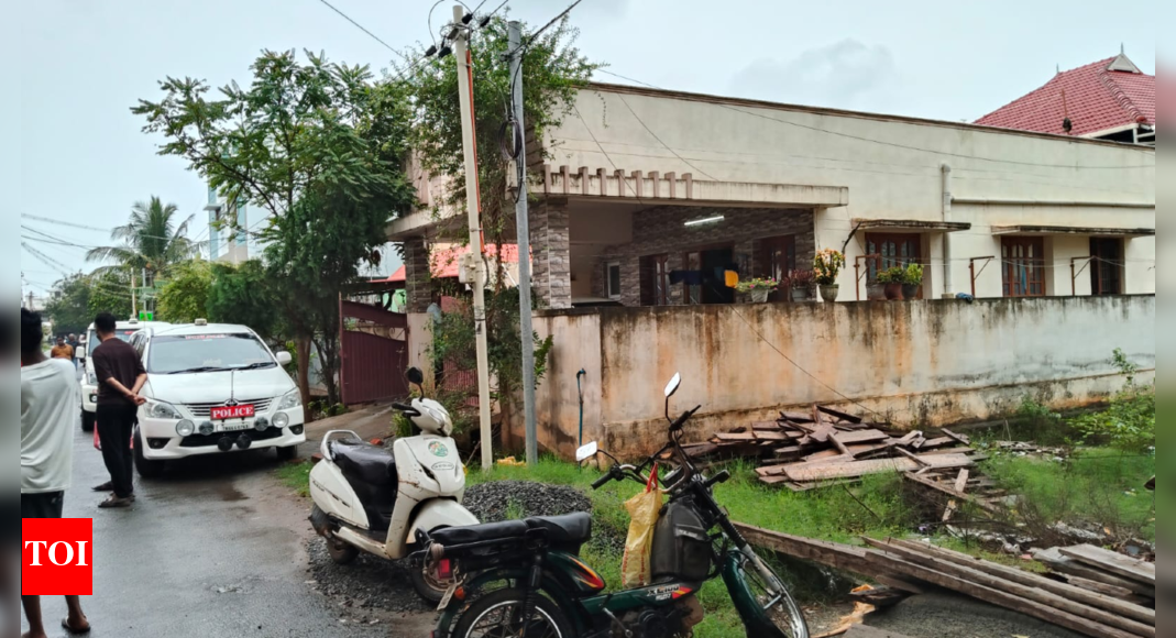 Burglars strike at locked house in Coimbatore