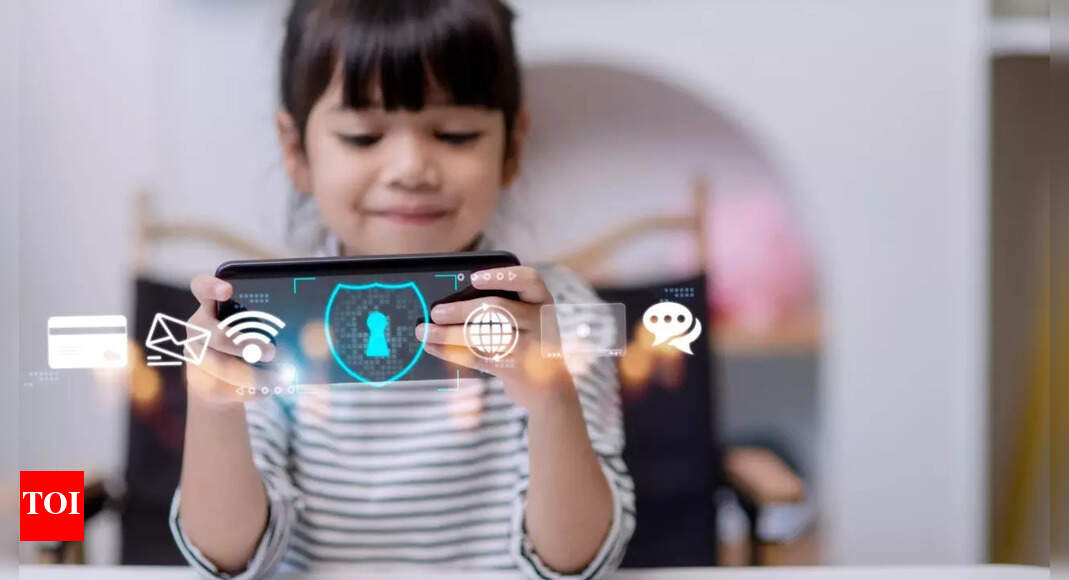60% of kids’ apps spy on children: App permissions parents should watch for before hitting download