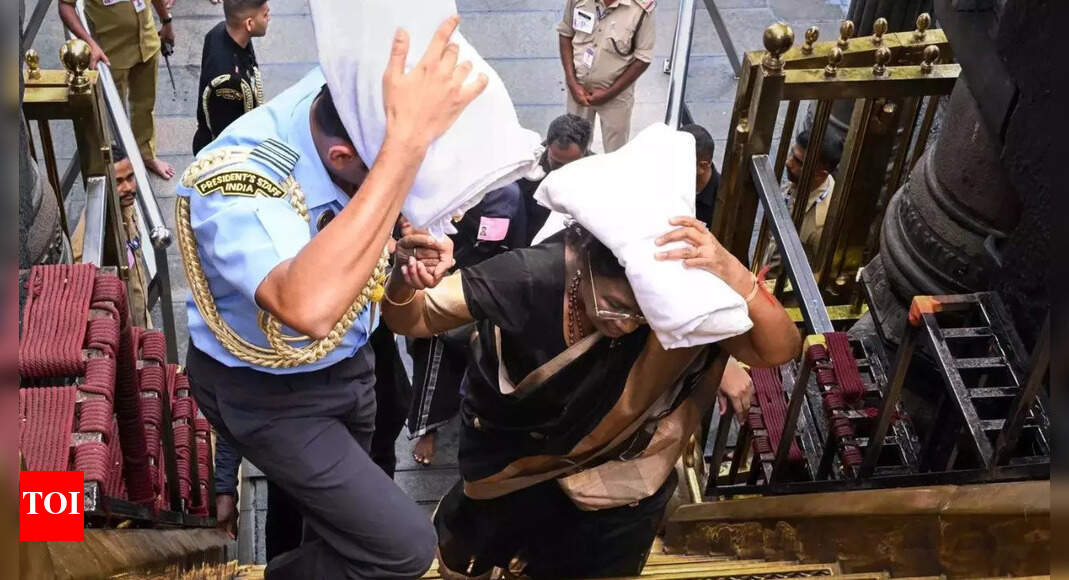 Historic visit: President Murmu becomes first woman head of state to offer prayers at Sabrimala— See pictures and videos