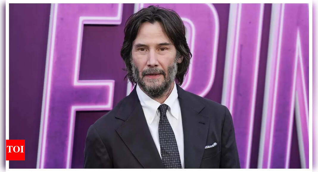 <div>Keanu's fan claims to be his 'divine wife'- WATCH</div>