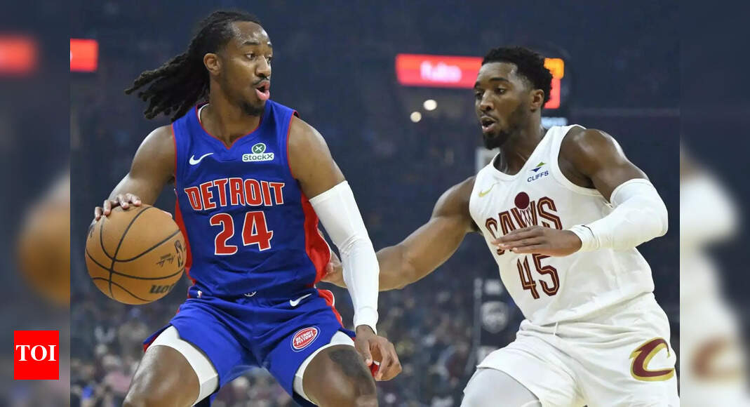 Is Donovan Mitchell playing tonight against the New York Knicks? Latest update on the Cleveland Cavaliers star's injury report (October 22, 2025)