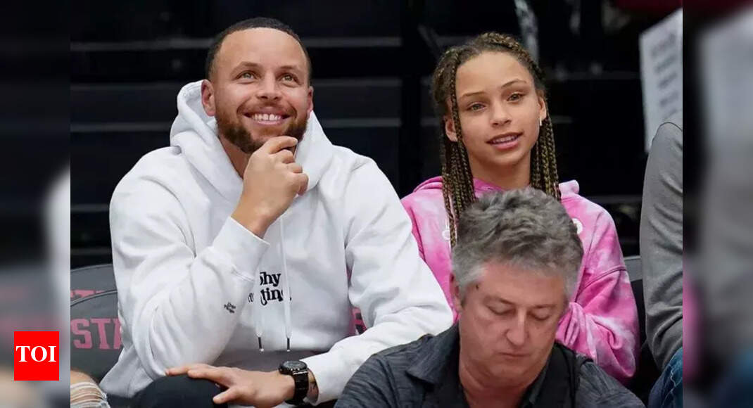 Ayesha Curry was all smiles as Stephen Curry shared a sweet moment with daughter Riley before game against Los Angeles Lakers