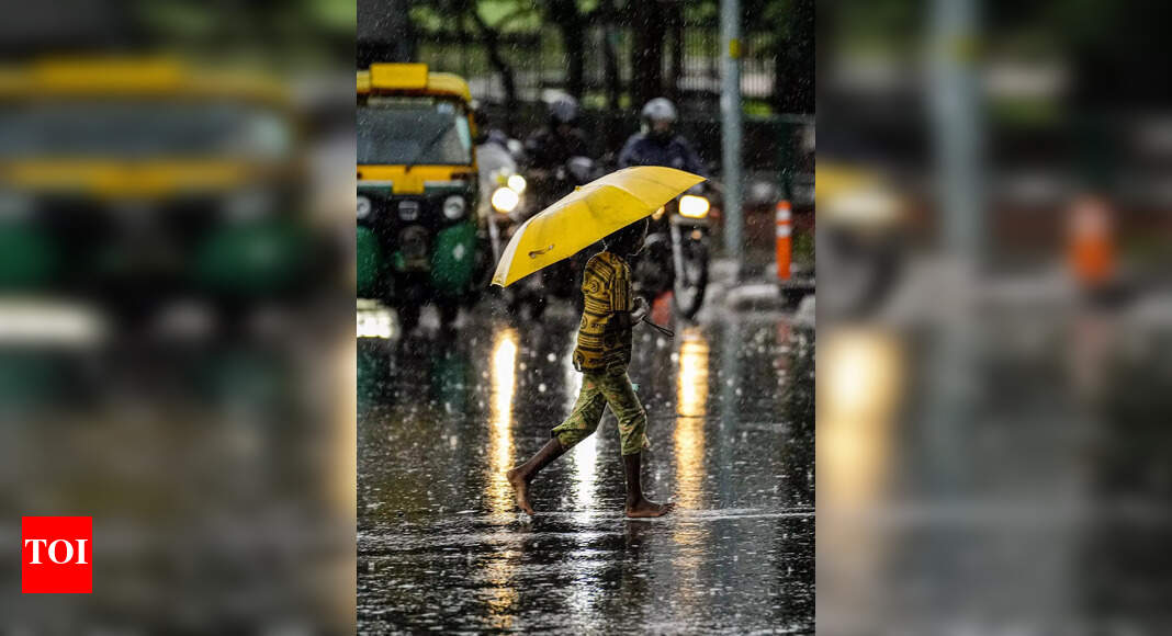 Mumbai weather: High humidity with rain expected today; AQI remains moderate