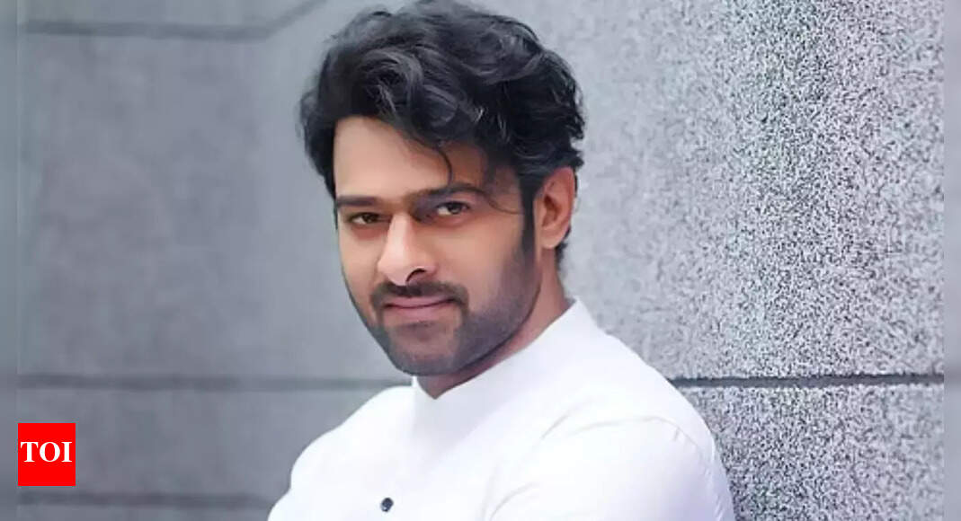 <div>When Prabhas said he doesn't want to break out of his 'Baahubali' image</div>