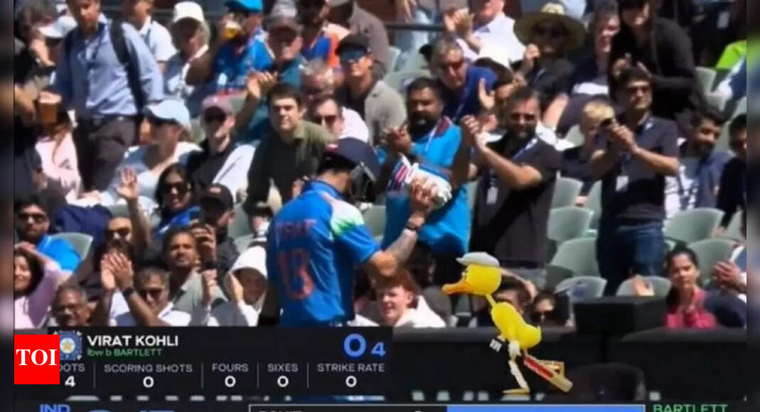 IND vs AUS 2nd ODI: Did Kohli just retire at the Adelaide Oval? Image goes viral