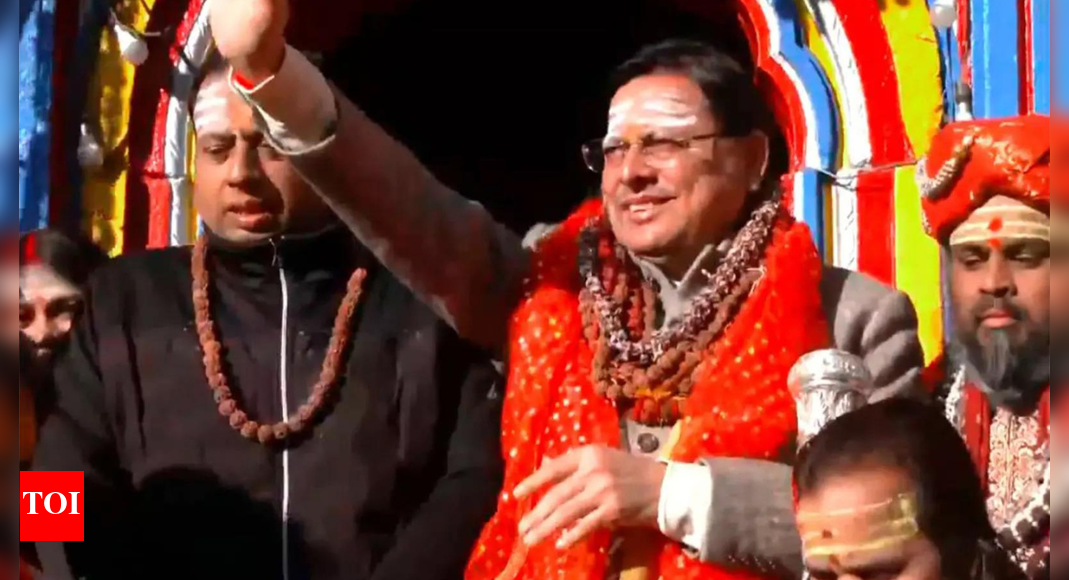 Uttarakhand CM Pushkar Singh Dhami offers prayers at Kedarnath Temple ahead of winter closure Uttarakhand CM Pushkar Singh Dhami offers prayers at Kedarnath Temple ahead of winter closure