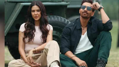 'Ek Deewane Ki Deewaniyat’ team parties hard; Sonam Bajwa and Harshvardhan Rane steal the show on dance floor