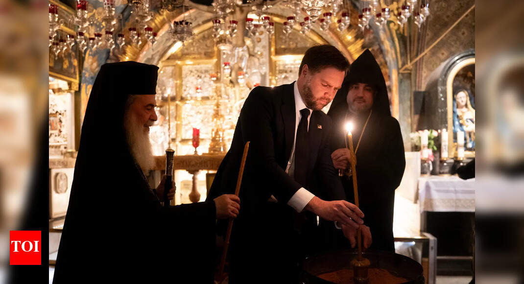 <div>Rubio will travel to Israel after Vance's visit to ensure fragile Gaza ceasefire holds</div>