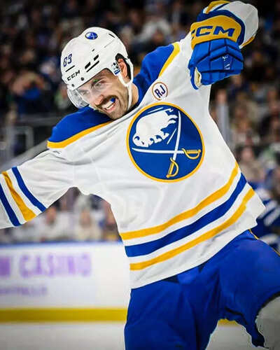  Alex Tuch trade buzz intensifies as Edmonton Oilers eye roster