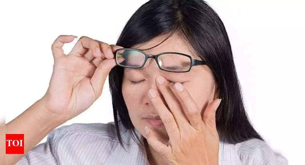 Left Eye Twitches: Chinese Astrology Predicts Luck or Trouble?