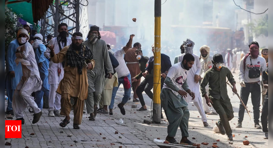<div>'Violent and terrorist activities': Pakistan cabinet bans TLP party</div> <div>'Violent and terrorist activities': Pakistan cabinet bans TLP party</div>
