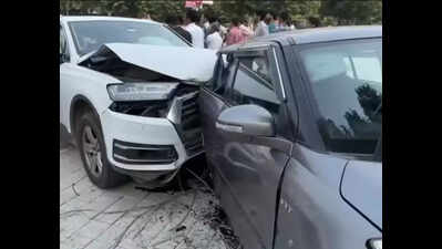 Minor son of ex-min’s car causes accident, 2 hurt