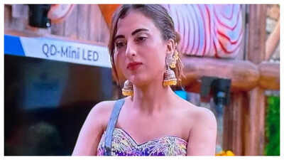  Farrhana Bhatt opens up about her strained relationship with her father; says 'he is not a good father, my relatives threatened me for making videos'