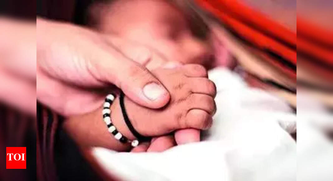 2 families await DNA results after ‘baby swap’ at Rajasthan hospital 2 families await DNA results after ‘baby swap’ at Rajasthan hospital