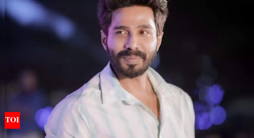 <div>Vishnu reveals 9 films dropped post 'Ratsasan'</div>