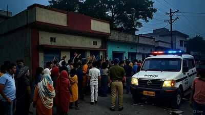  2 groups clash over parking dispute in Kasganj, several rounds fired; 3 arrested, police deployed