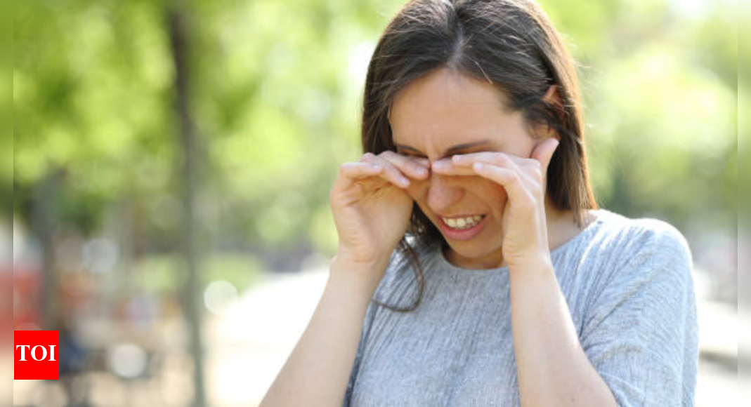 Protect your eyes this winter: Essential eye care tips for smog season