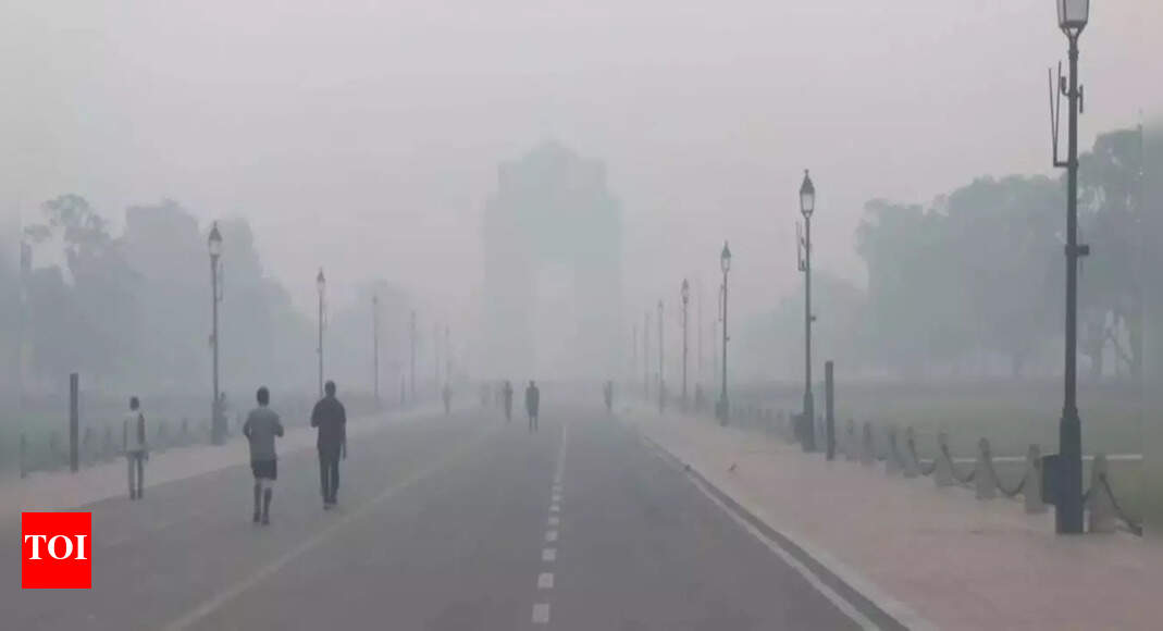 Delhi's pollution woes: City's air quality slightly improves; Anand Vihar remains in 'severe' zone