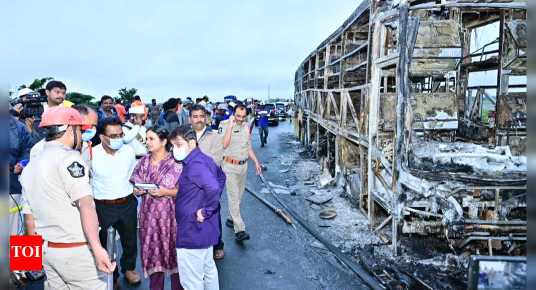 ‘आम्ही जगण्यासाठी खिडक्या तोडल्या’: वाचलेल्यांनी आंध्र प्रदेश बसला लागलेल्या आगीची भीषण कहाणी सांगितली; 20 दिवस…