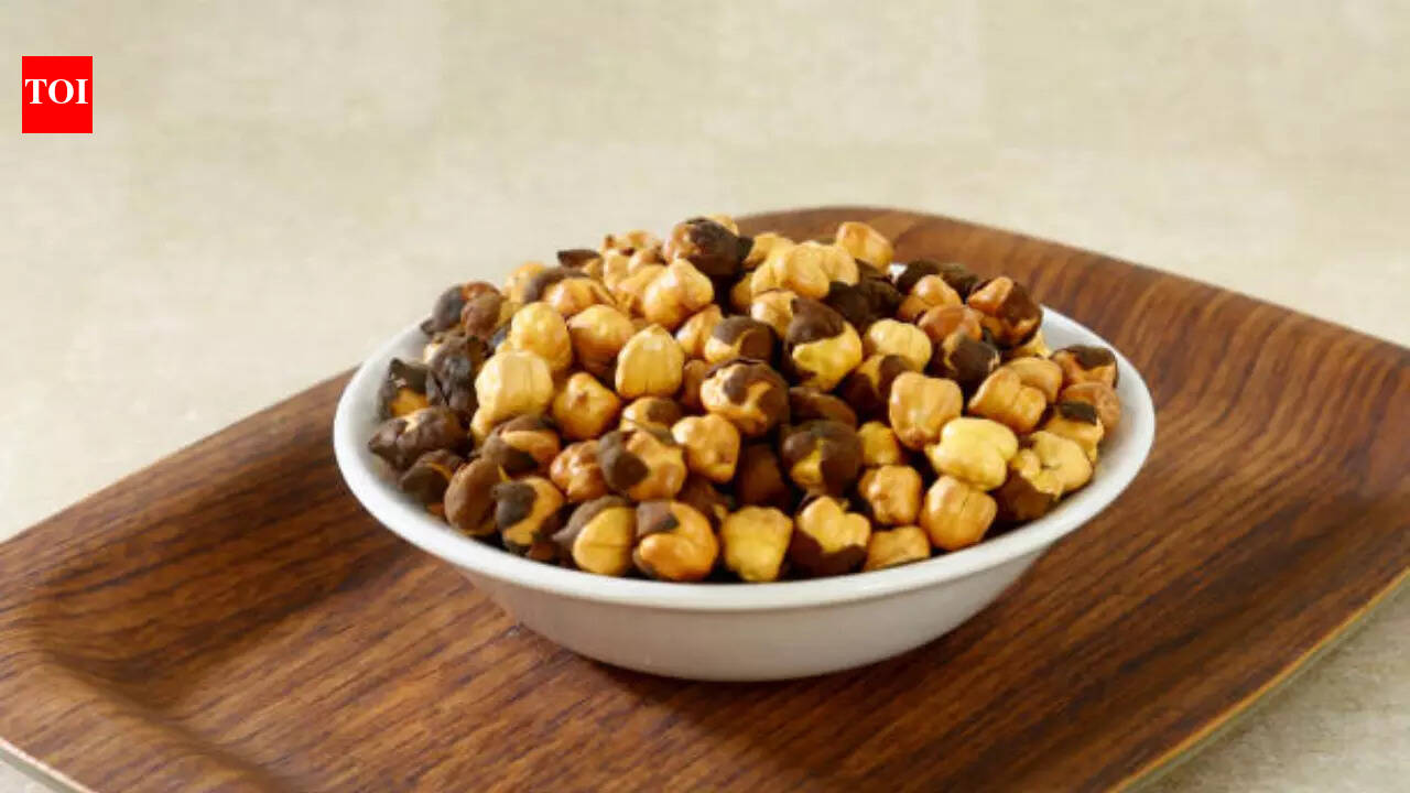 4 foods to combine with roasted chana for healthy snacking