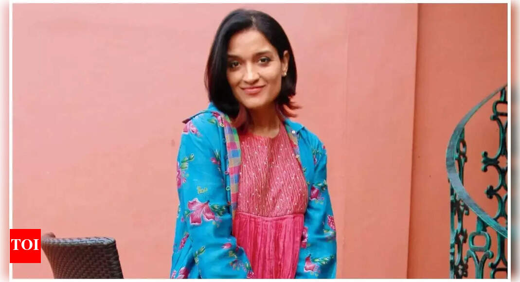 Sandhya rants on not finding work amid social media obsession Sandhya rants on not finding work amid social media obsession