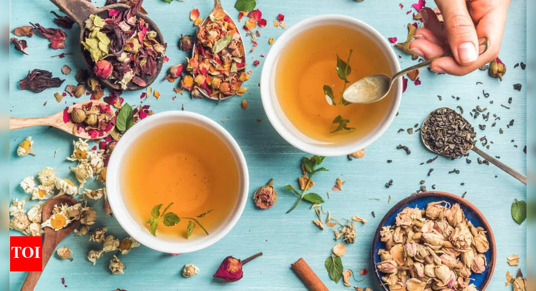 Herbal Teas For Bloating: 3 herbal teas approved by a Harvard-trained gastroenterologist to stop bloating | – The Times of India