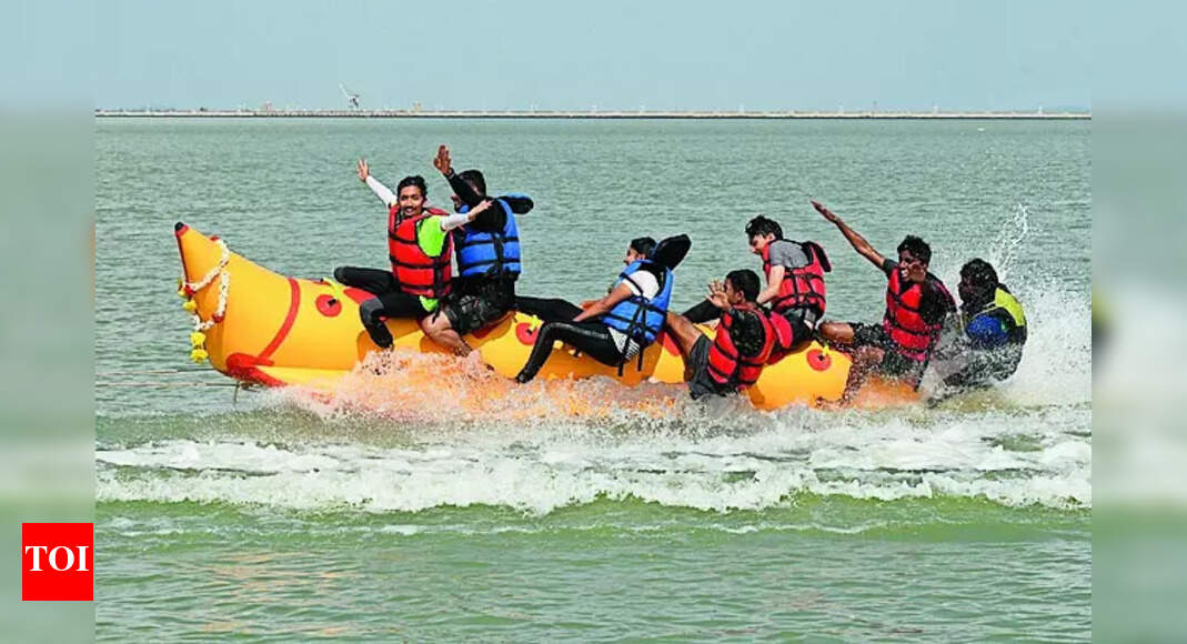 Govt acts against errant water sports operators | Goa News