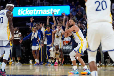 Golden State Warriors guard Stephen Curry against the Denver Nuggets on Thursday, Oct. 23, 2025, in San Francisco. (Image via AP Photo/Godofredo A. Vásquez) "Take an L home with me" - Aaron Gordon refuses game ball after Stephen Curry's Golden State Warriors crush his winning dreams