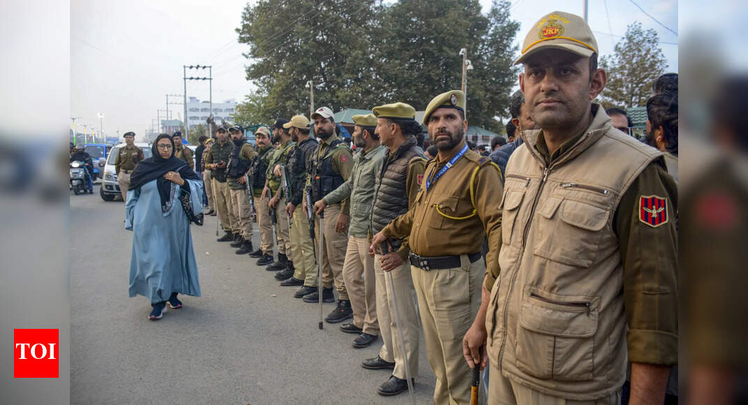 Kathua SSP suspends 8 cops after attack on Kerala preachers Kathua SSP suspends 8 cops after attack on Kerala preachers