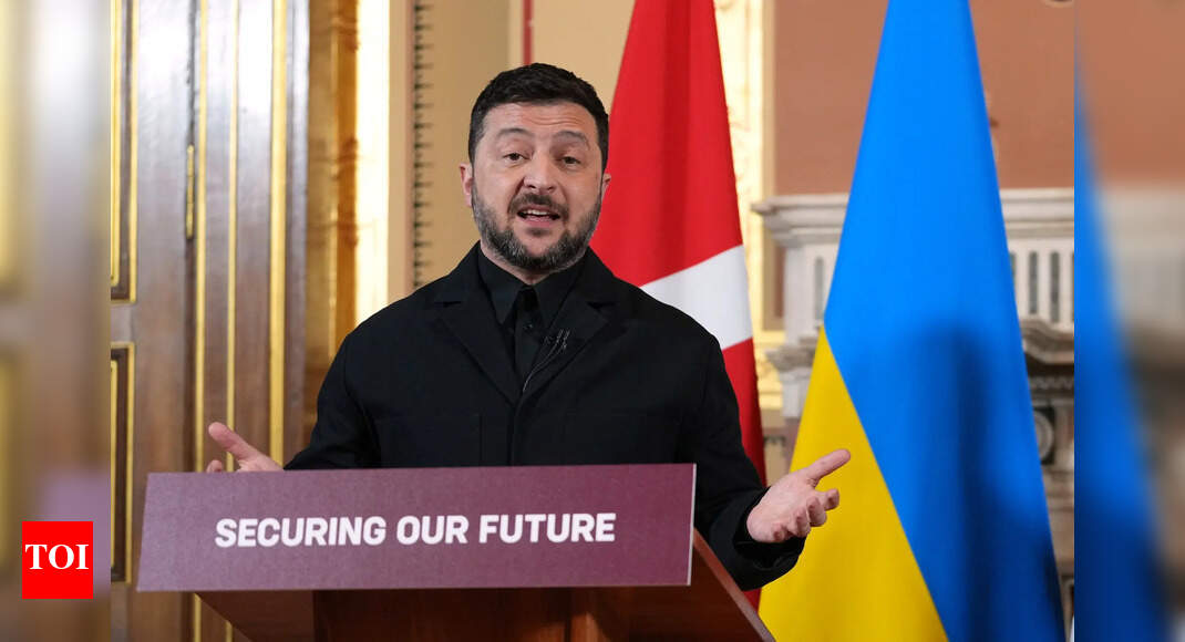 <div>'Not just 2 companies': Zelensky urges US to 'expand' Russian oil curbs</div> <div>'Not just 2 companies': Zelensky urges US to 'expand' Russian oil curbs</div>