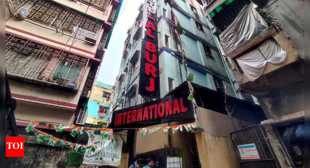 Kolkata hotel: Foul smell leads to discovery of decomposed body out of bed