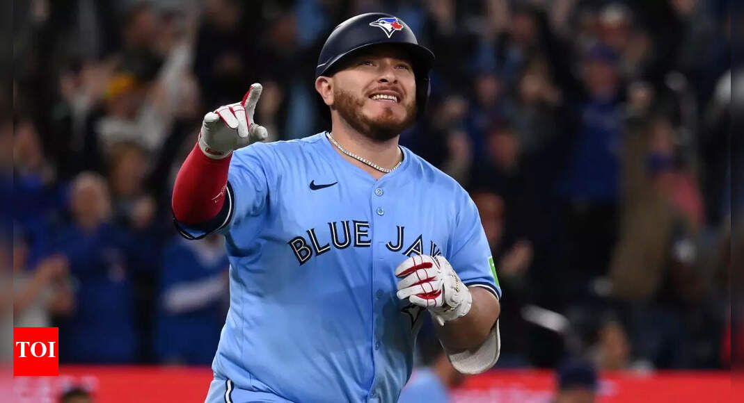 How Blue Jays catcher Alejandro Kirk is silently dominating the World Series despite his unconventional height and powerful build