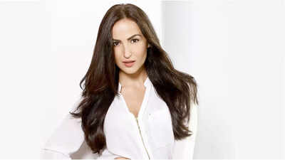‘Asked my astrologer’: Elli AvRam says Shah Rukh Khan’s son AbRam Khan is why she changed how her name is spelled | Hindi Movie News ‘Asked my astrologer’: Elli AvRam says Shah Rukh Khan’s son AbRam Khan is why she changed how her name is spelled | Hindi Movie News
