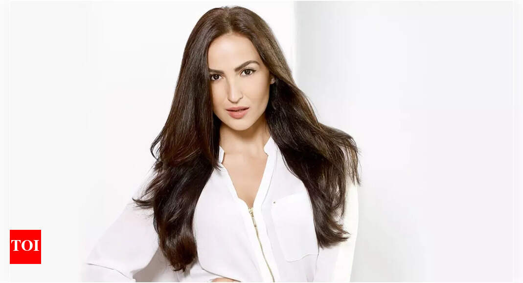 'Asked my astrologer': Elli AvRam says Shah Rukh Khan's son AbRam Khan is why she changed how her name is spelled