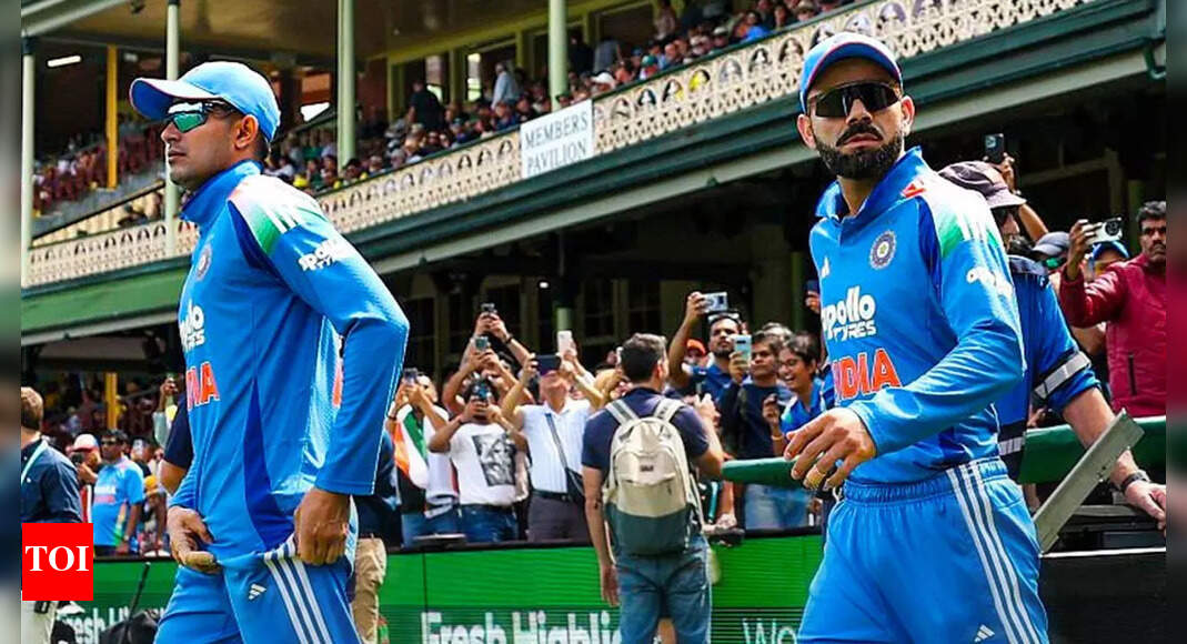 ‘कैप्टन का दरजा’: विराट कोहली ने शुभमन गिल का हाथ पकड़ा, उन्हें केएल राहुल के साथ त्वरित रणनीति पर बात करने के लिए खींचा | क्रिकेट समाचार ‘कैप्टन का दरजा’: विराट कोहली ने शुभमन गिल का हाथ पकड़ा, उन्हें केएल राहुल के साथ त्वरित रणनीति पर बात करने के लिए खींचा | क्रिकेट समाचार