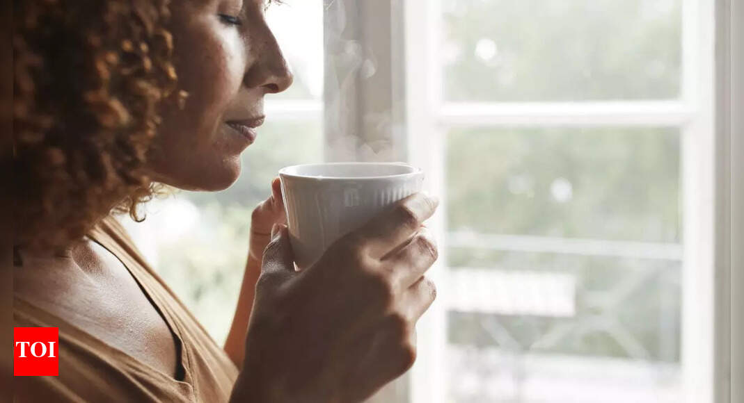 Hot water vs warm water: Which is better for digestion and skin?