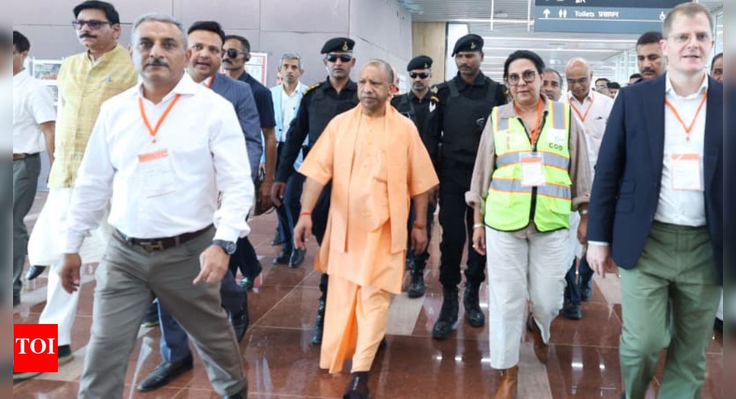 यूपी के मुख्यमंत्री योगी आदित्यनाथ ने नोएडा हवाईअड्डे स्थल का निरीक्षण किया, जल्द ही उद्घाटन की उम्मीद | भारत समाचार यूपी के मुख्यमंत्री योगी आदित्यनाथ ने नोएडा हवाईअड्डे स्थल का निरीक्षण किया, जल्द ही उद्घाटन की उम्मीद | भारत समाचार