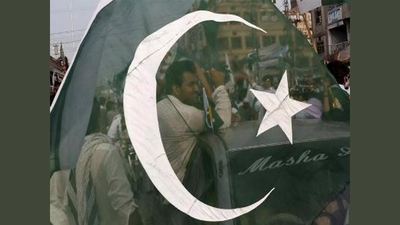 Representative image Pakistan’s economy collapsing? Public debt rises to $286.8 billion; debt-to-GDP ratio hits 70%