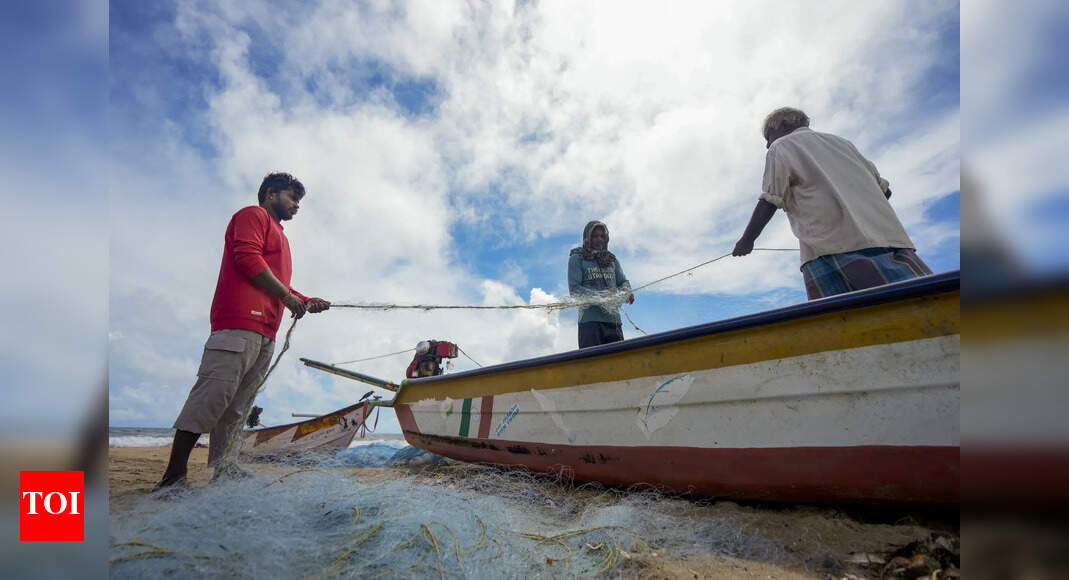 Gujarat, Maharashtra fishermen lead in installing space-tech transponders