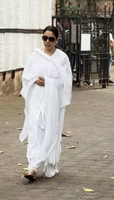 Mumbai, Oct 26 (IANS) The funeral of the late actor Satish Shah was held at the Pawan Hans crematorium in the Vile Parle West area of Mumbai on Sunday. Several actors, and his friends attended the funeral to pay their last respects to the actor.  Rupali Ganguly, Ratna Pathak Shah, Naseeruddin Shah, and Pankaj Kapur attend funeral in Mumbai