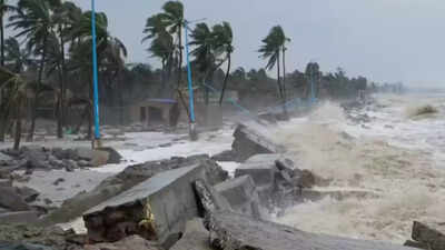 Cyclone Montha approaches Andhra coast; residents recall Hudhud devastation, stock up essentials