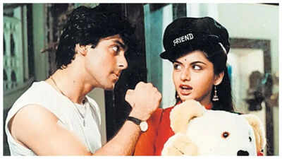 In a heartfelt confession, Bollywood superstar Salman Khan shared that his all-time favorite film is 'Maine Pyar Kiya'. He fondly reminisced about a poignant memory from the shoot of the 'Kabootar Ja Ja Ja' song, which took place when he was just 18 years old—an experience that firmly established his confidence in his acting abilities. Did You Know? Salman Khan had tears in his eyes while shooting for 'Maine Pyar Kiya'! Deets inside!