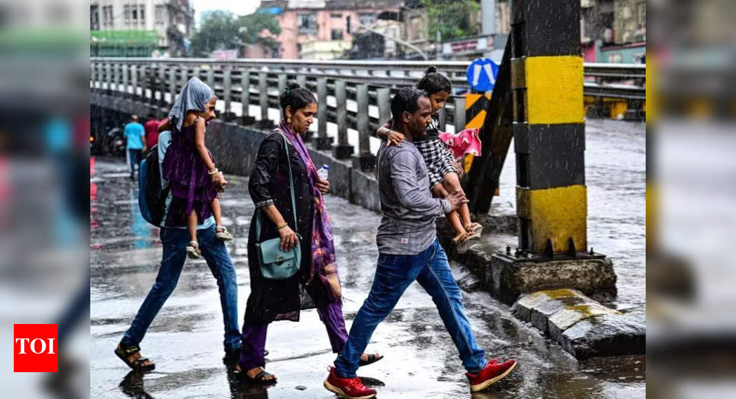 Wet spell likely in Mumbai, parts of Maharashtra till Wednesday | Mumbai News Wet spell likely in Mumbai, parts of Maharashtra till Wednesday | Mumbai News