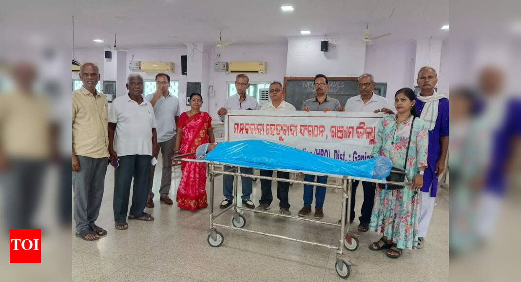 Woman's relatives donate her body to MKCG medical college after her death